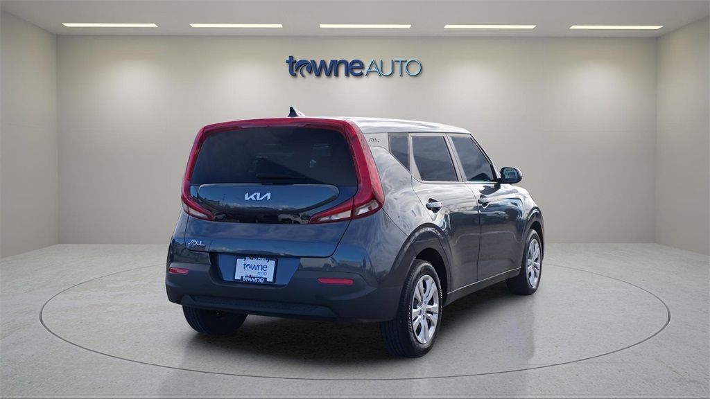 2022 Kia Soul LX photo 4