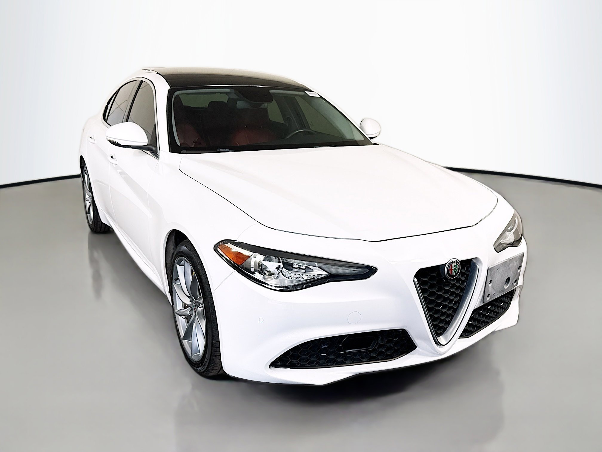 2017 Alfa Romeo Giulia Base's photo