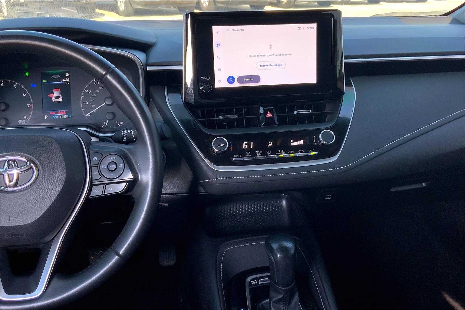2023 Toyota Corolla SE photo 6