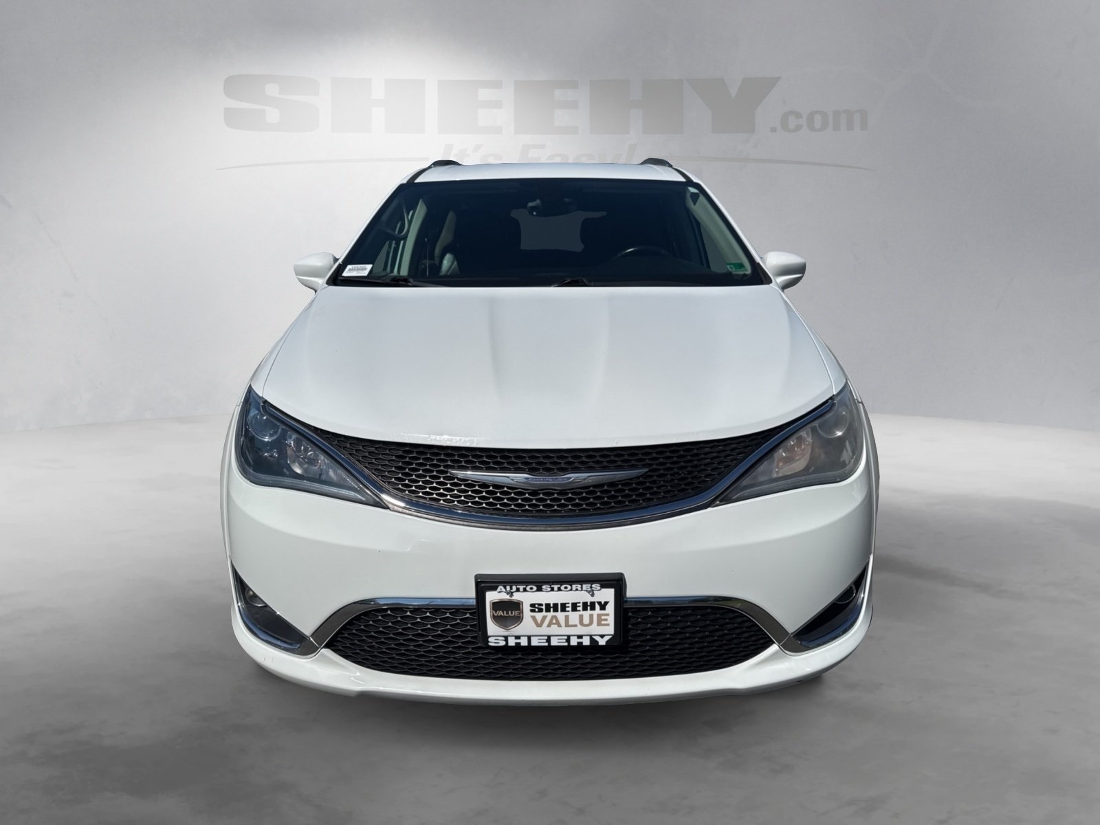 2017 Chrysler Pacifica Touring Plus photo 16