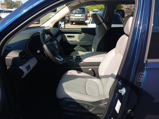 2025 Honda Pilot Touring photo 14