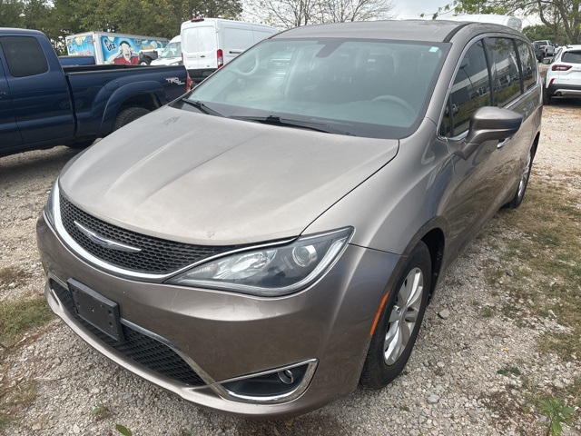 2018 Chrysler Pacifica Touring Plus photo 2