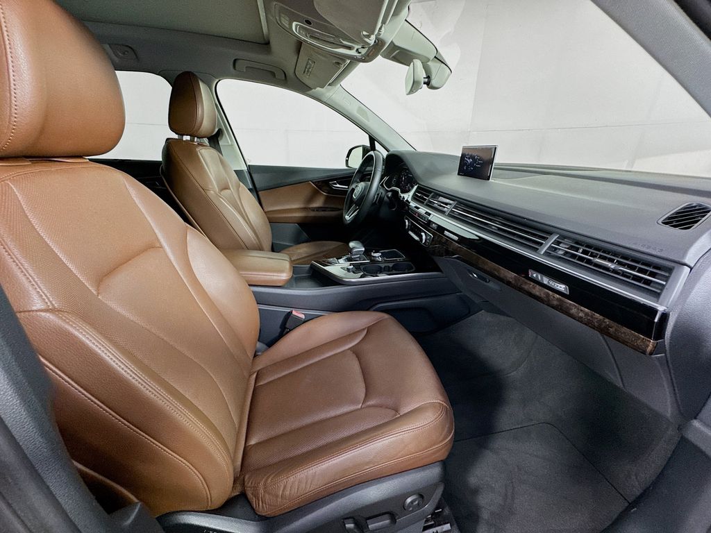 2017 Audi Q7 3.0T Prestige photo 34
