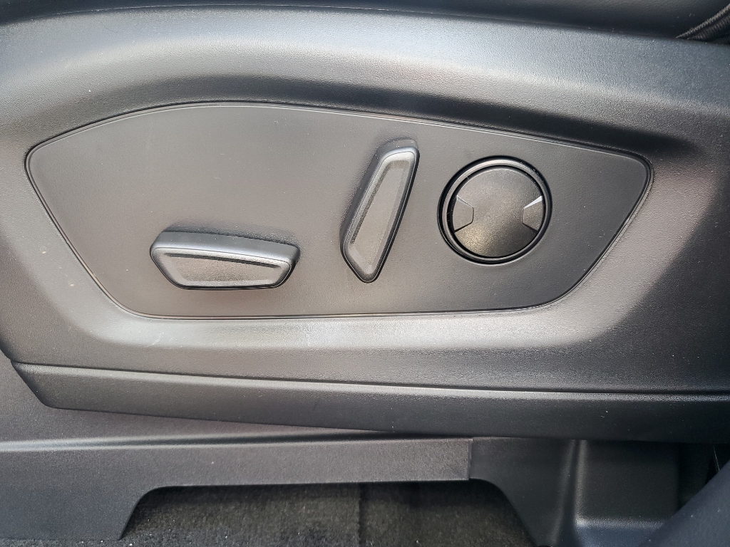 2025 Ford Explorer ST-Line photo 27