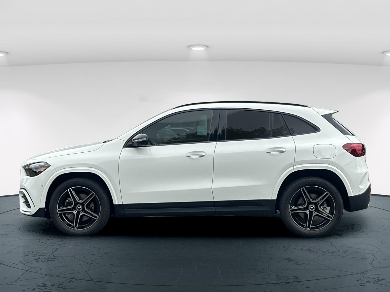 2026 Mercedes Benz GLA 250 4MATIC photo 3