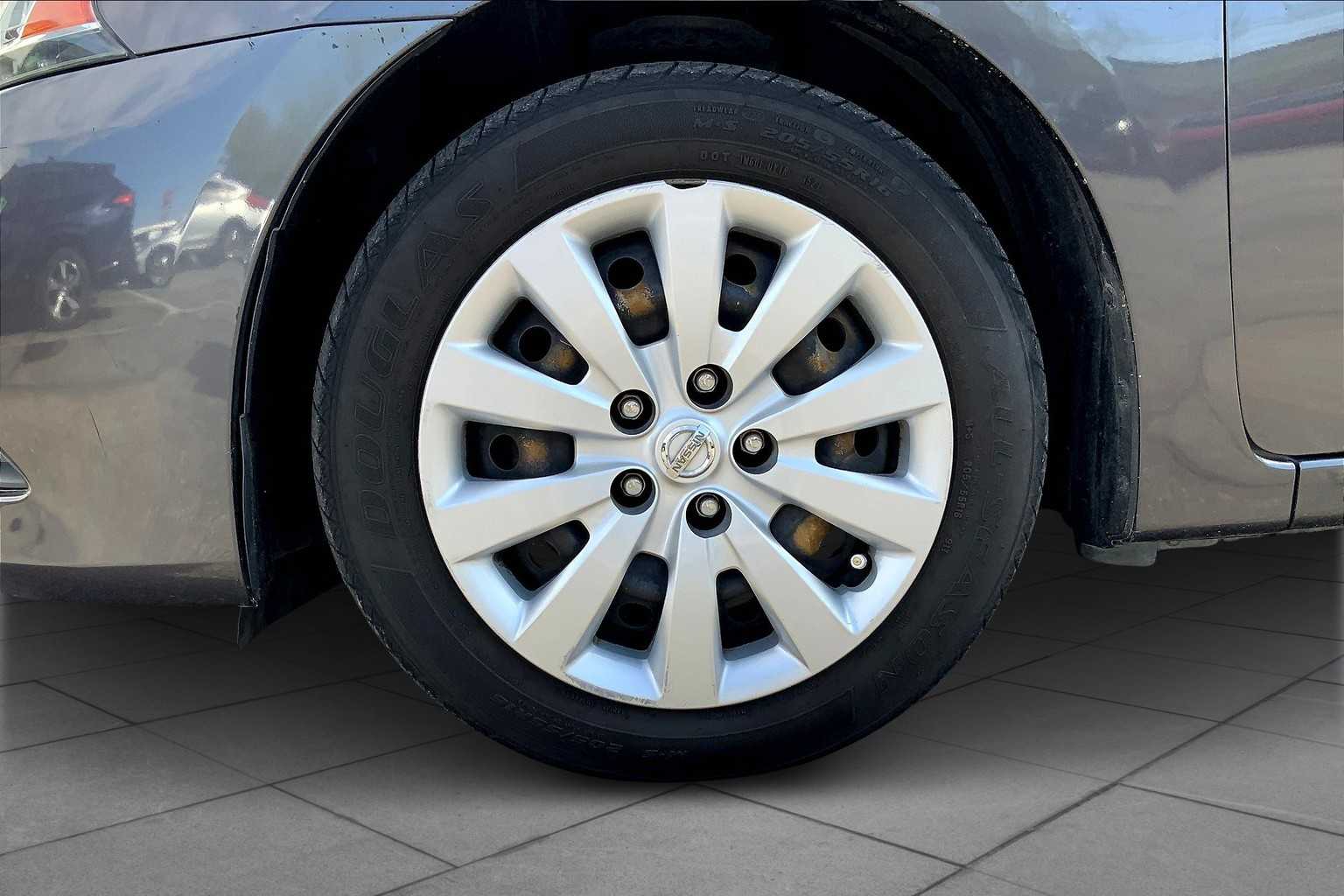 2015 Nissan Sentra SV photo 9