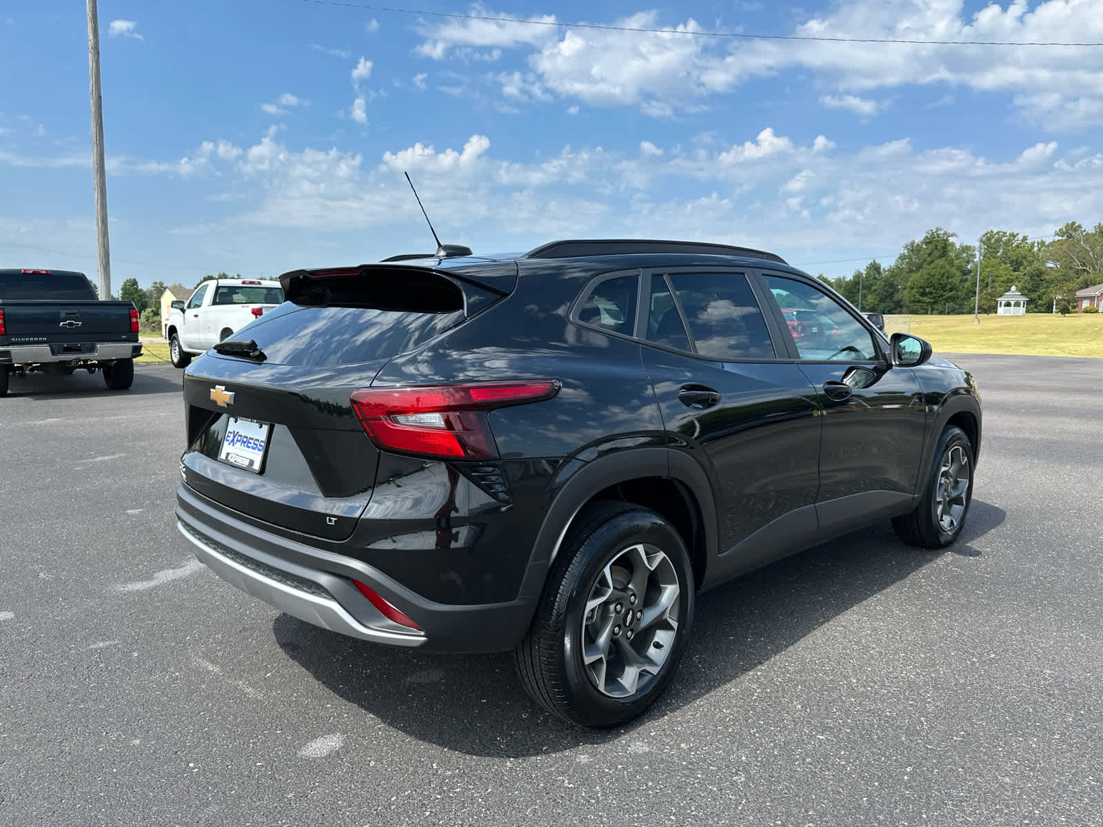 2024 Chevrolet Trax LT photo 3
