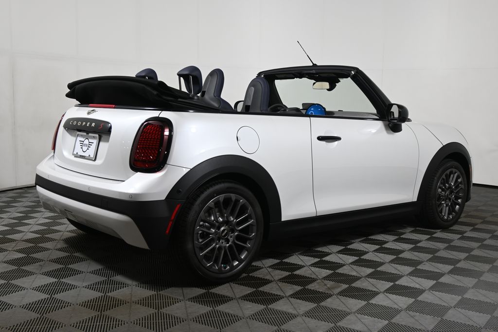 2026 Mini Cooper Convertible Iconic photo 7