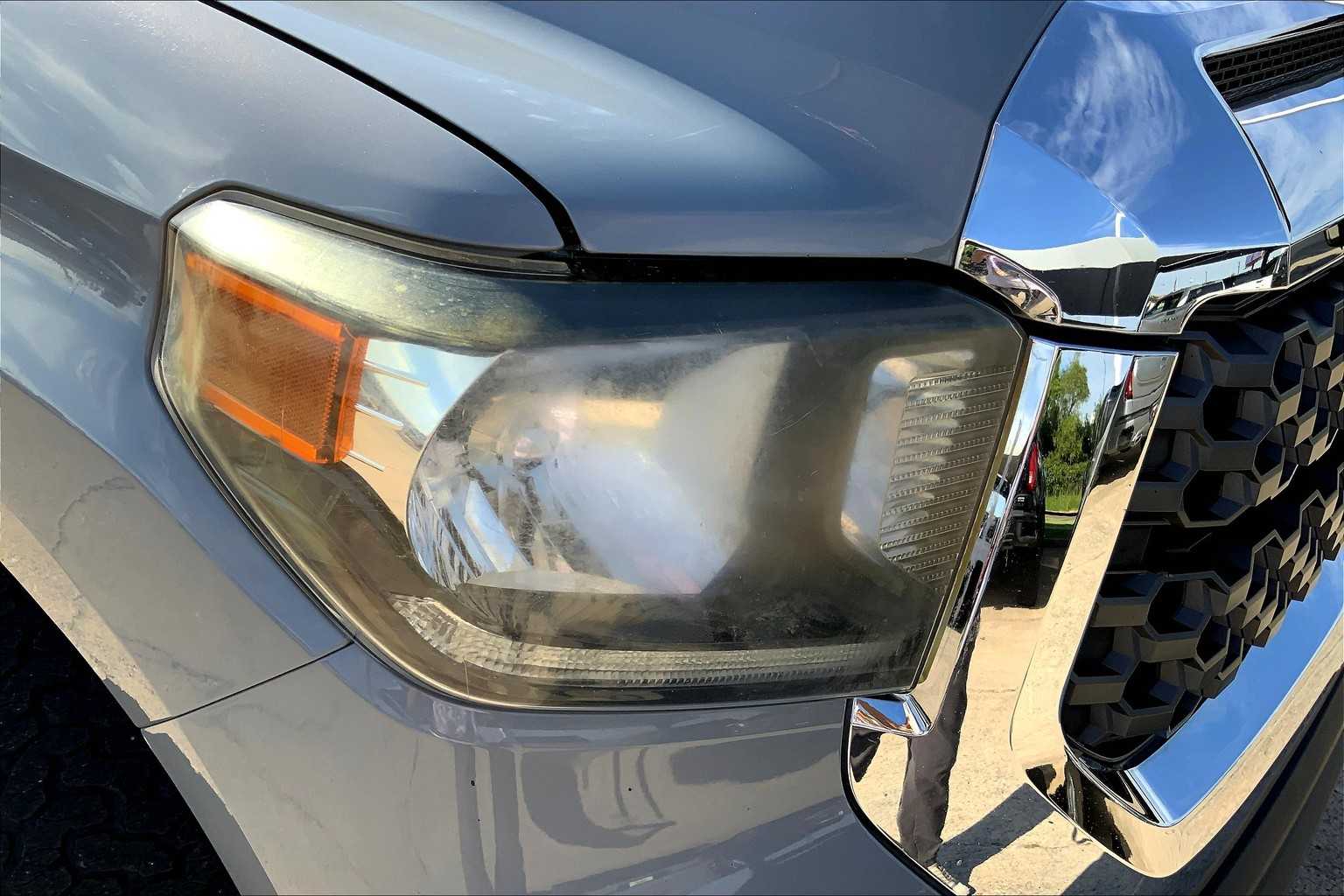 2018 Toyota Tundra SR5 photo 25