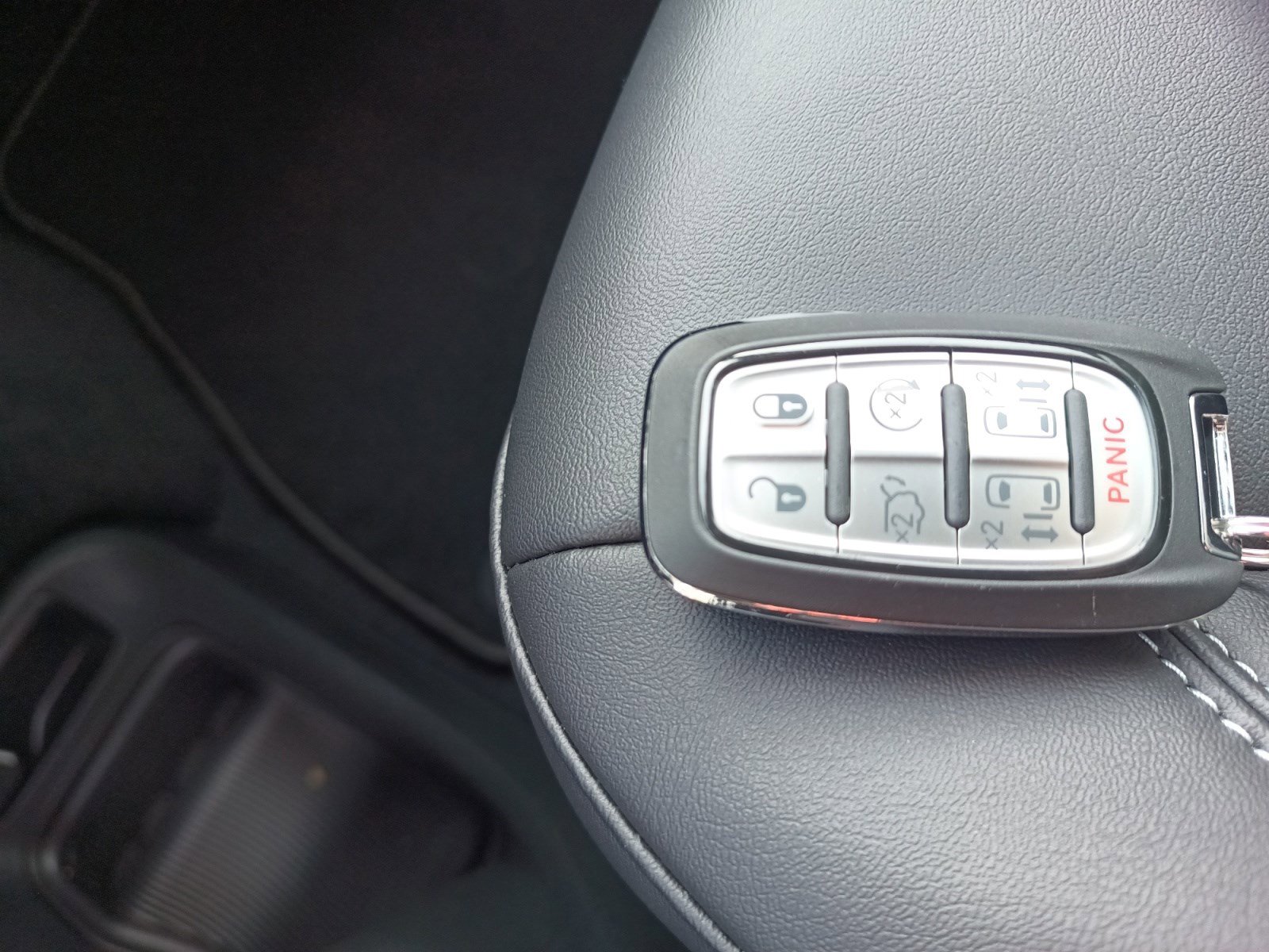 2026 Chrysler Pacifica photo 26