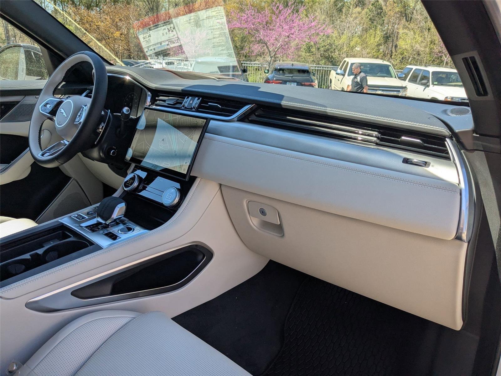 2026 Jaguar F-PACE P250 R-Dynamic S photo 31