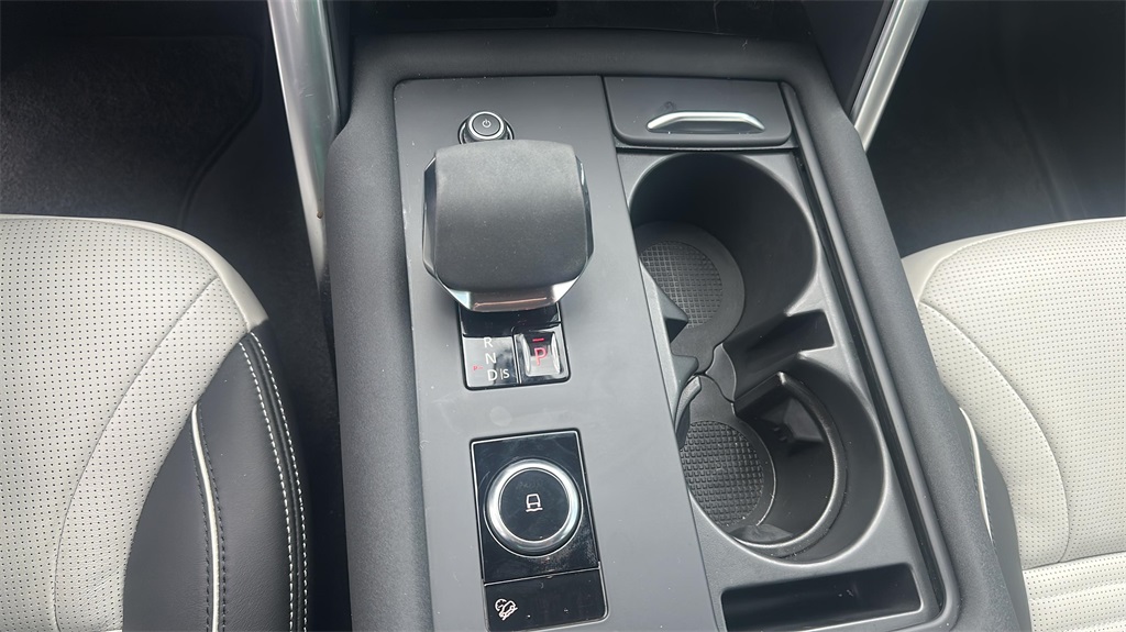 2024 Land Rover Discovery SE photo 15
