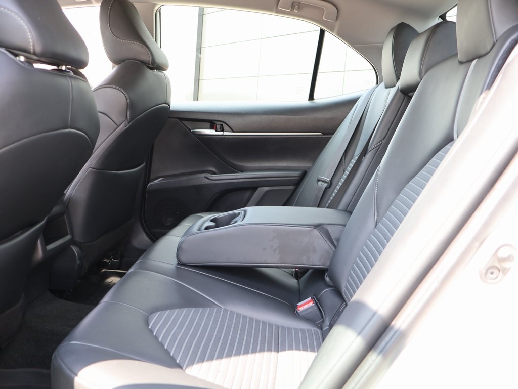 2022 Toyota Camry SE photo 16