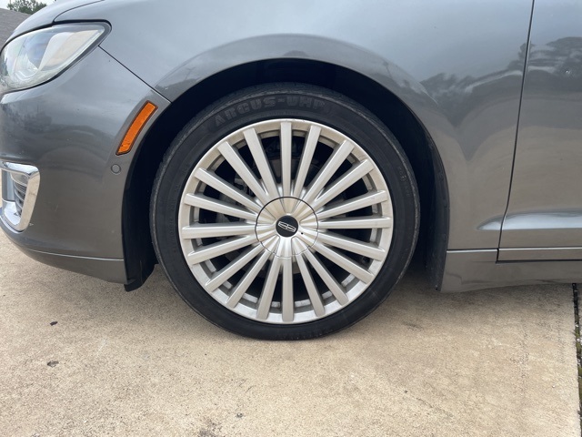 2017 Lincoln MKZ Reserve photo 3