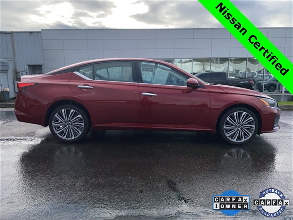 2024 Nissan Altima SL's photo