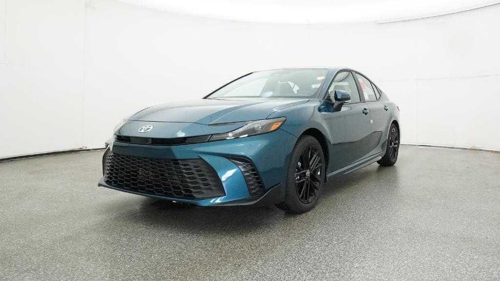 2025 Toyota Camry SE photo 4