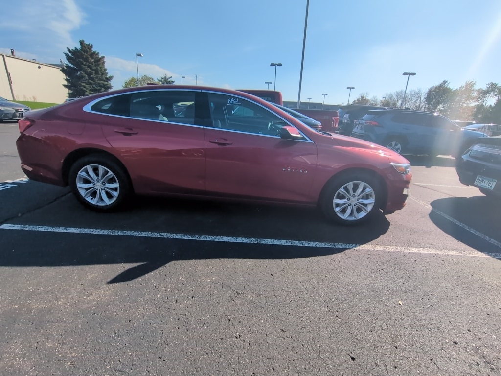 2025 Chevrolet Malibu 1LT photo 3