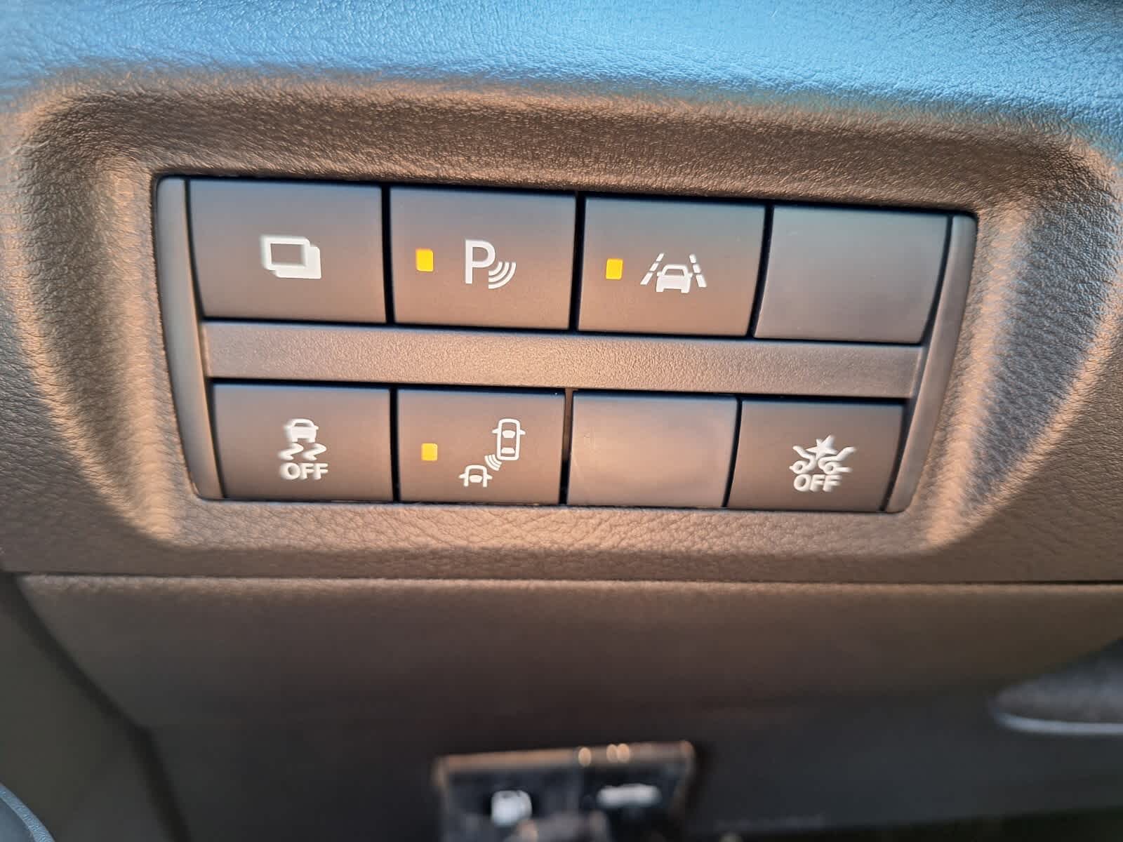 2025 Nissan Kicks Play S photo 12