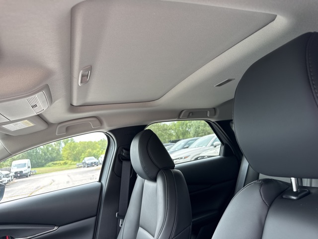 2025 Mazda CX-30 2.5 S Preferred photo 10