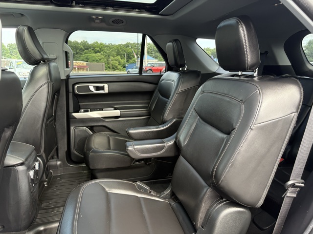 2022 Ford Explorer XLT photo 18