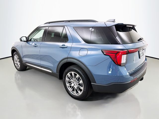 2025 Ford Explorer photo 4