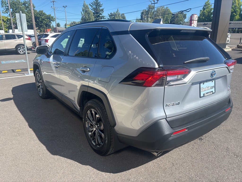 2022 Toyota RAV4 Hybrid XLE Premium photo 7