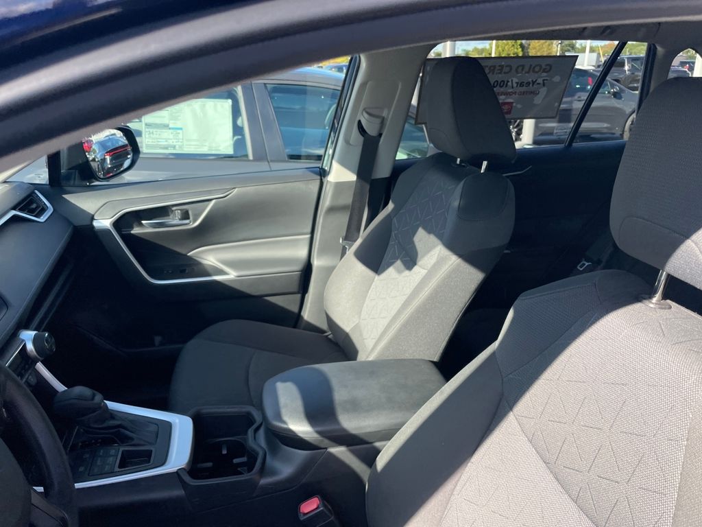 2023 Toyota RAV4 XLE photo 25