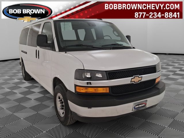 2024 Chevrolet Express Passenger LT's photo