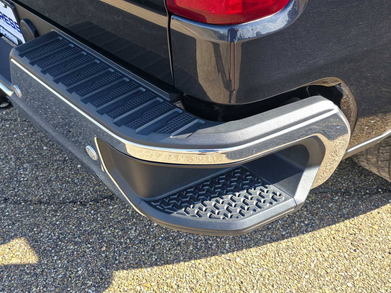 2023 Chevrolet Silverado 1500 LT photo 2