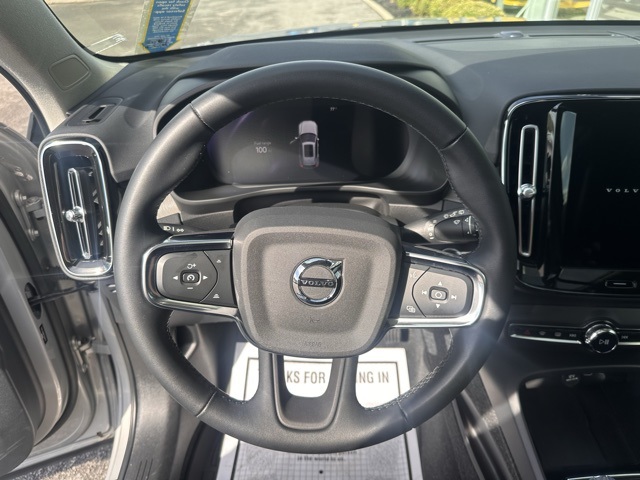 2023 Volvo XC40 Plus photo 13