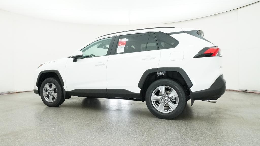 2025 Toyota RAV4 XLE photo 12