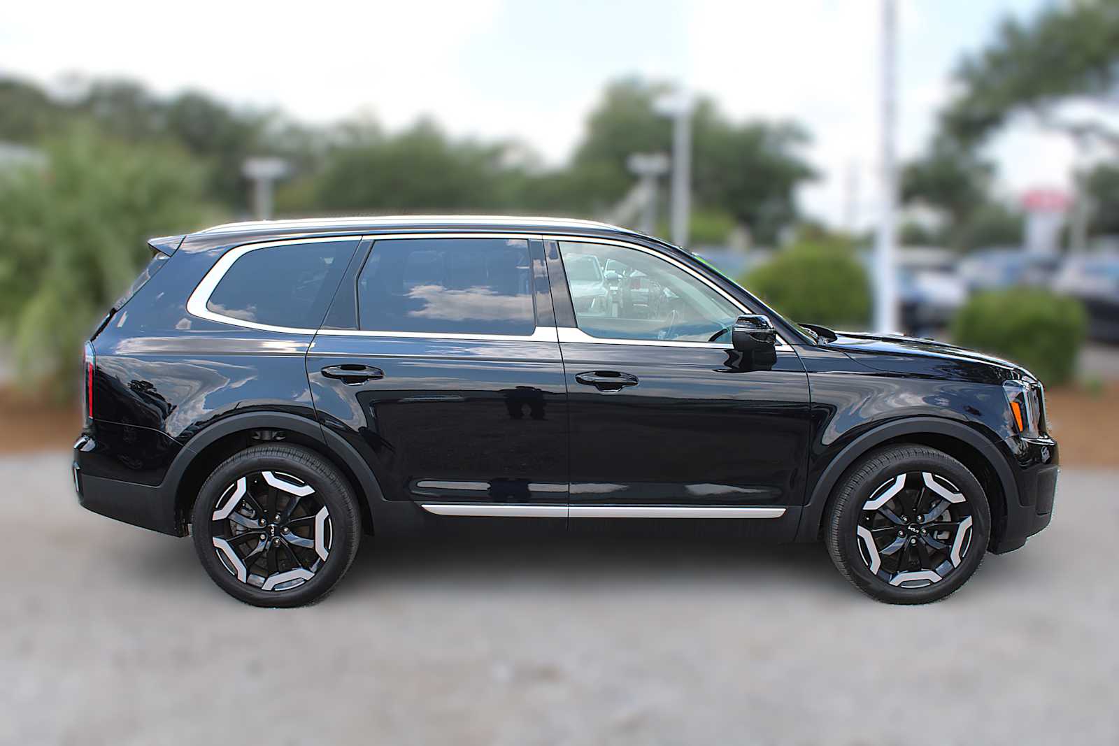 2023 Kia Telluride EX photo 2