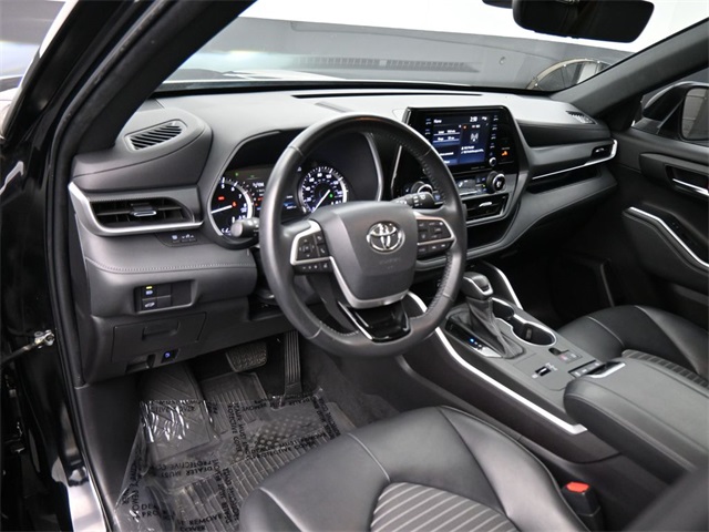 2022 Toyota Highlander XSE photo 3