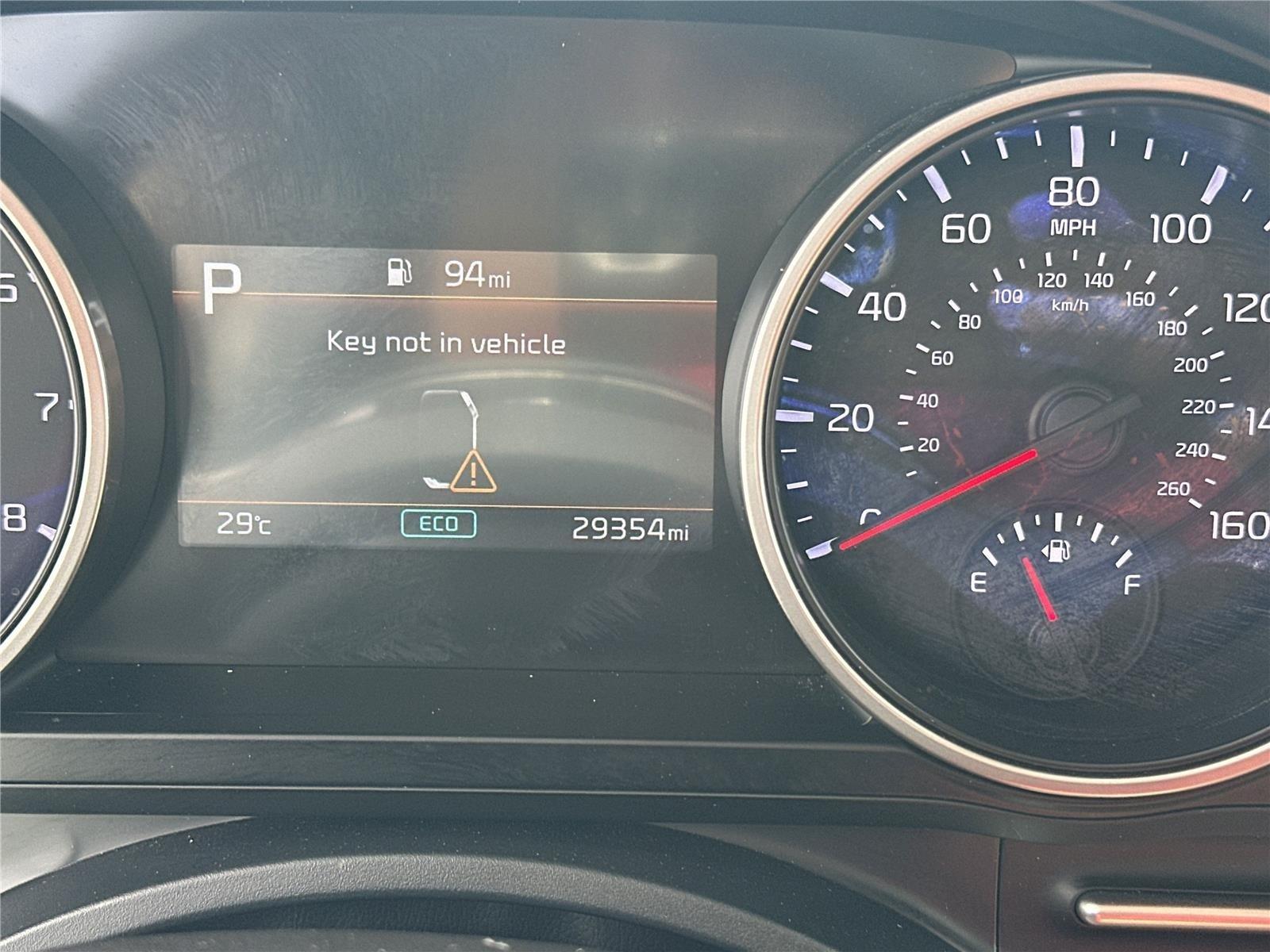 2024 Kia Carnival LX photo 11
