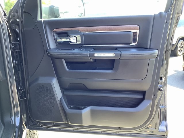 2017 Ram 2500 Laramie photo 40