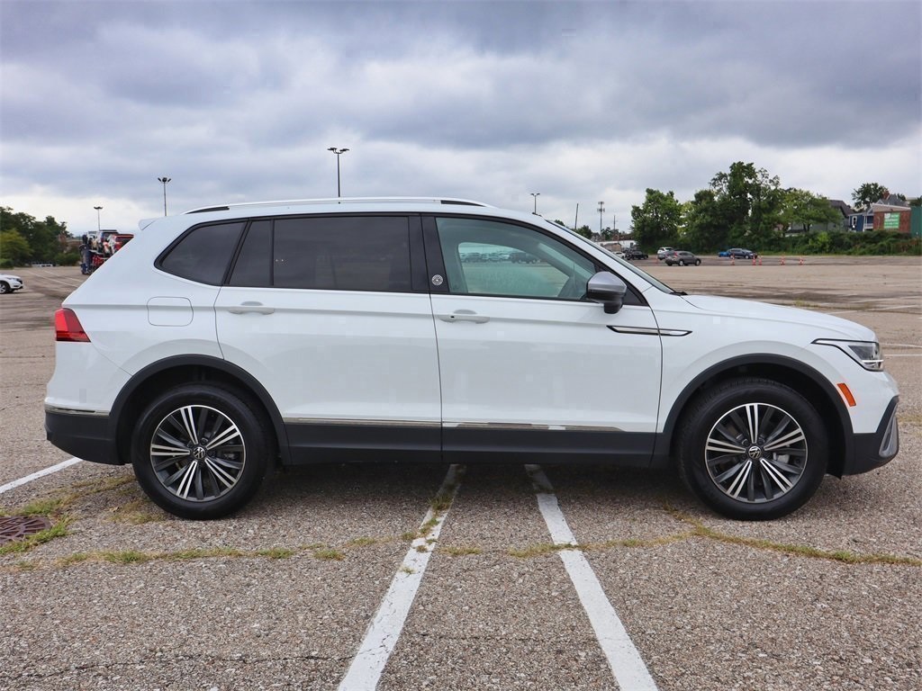 2024 Volkswagen Tiguan Wolfsburg Edition photo 5