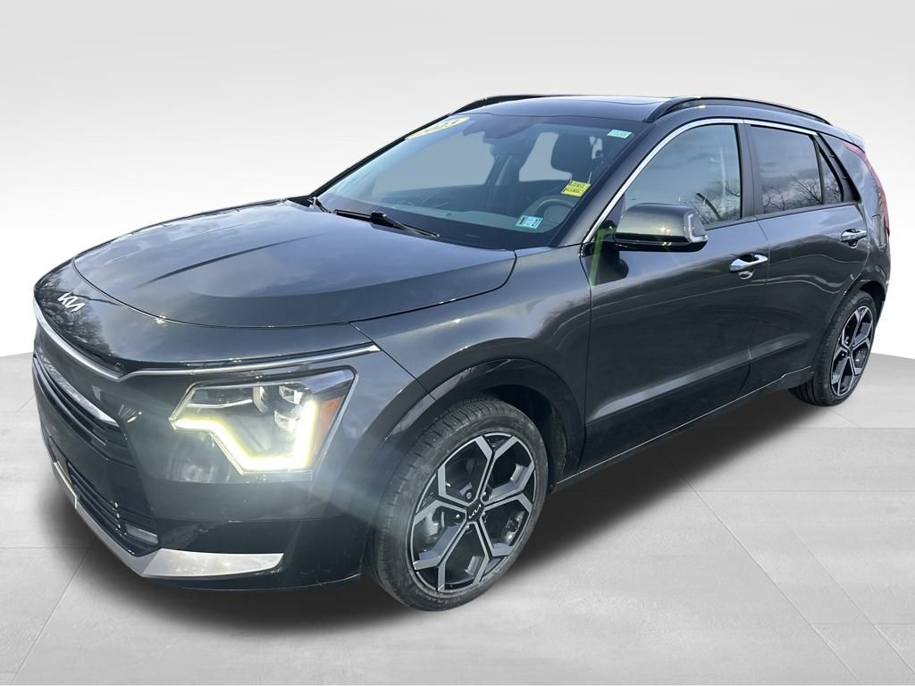 2023 Kia Niro SX Touring's photo