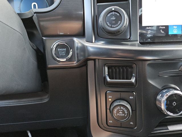 2025 Ford F-150 Lariat photo 13