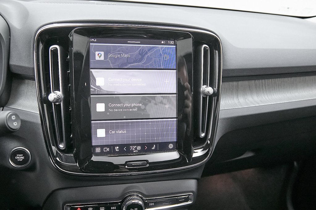 2024 VOLVO XC40 - Image 28