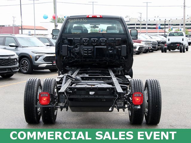2024 Chevrolet Silverado 6500HD Work Truck photo 4