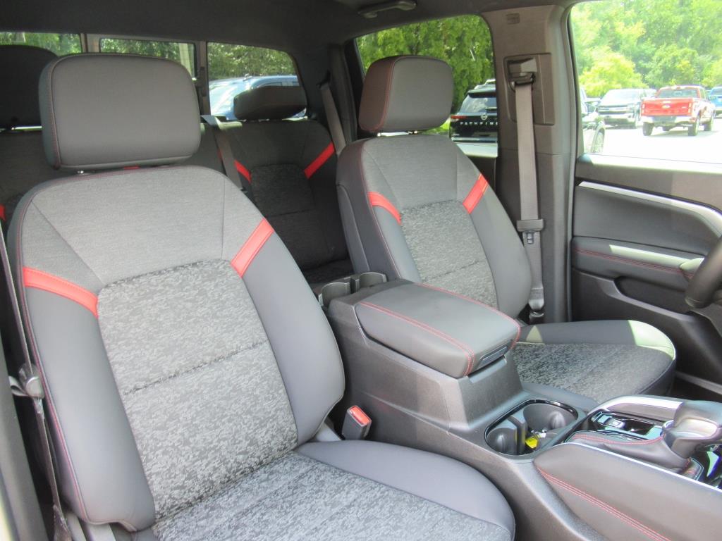 2024 Chevrolet Colorado Z71 photo 10