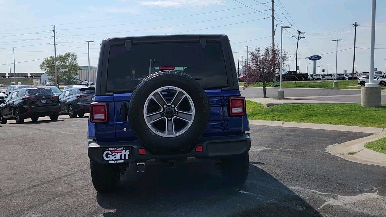 2018 Jeep Wrangler Unlimited Sahara photo 3