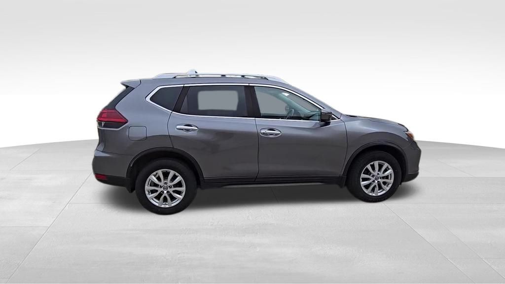 2018 Nissan Rogue SV photo 5