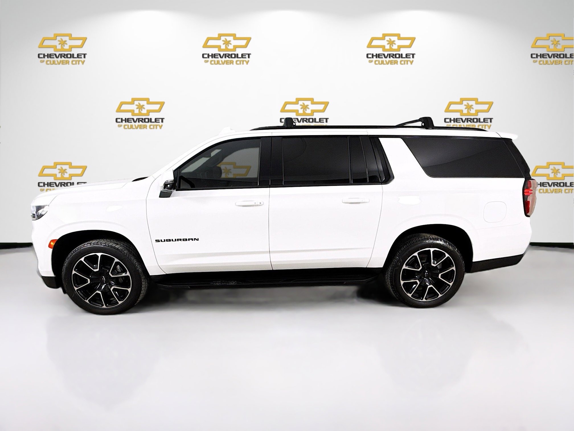 2021 Chevrolet Suburban RST photo 4