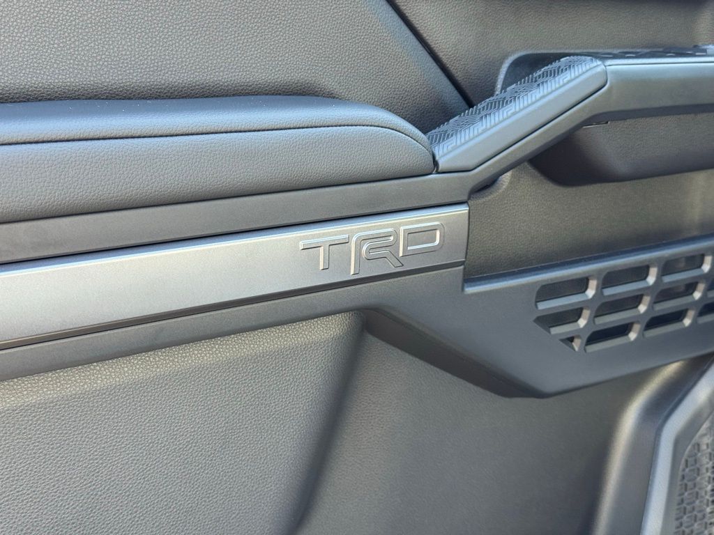 2025 Toyota 4Runner TRD Off-Road photo 15