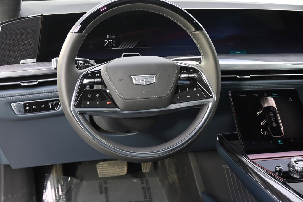 2025 Cadillac Escalade IQ Luxury photo 4
