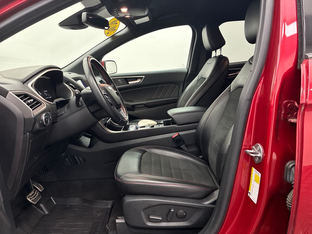 2020 Ford Edge ST photo 8