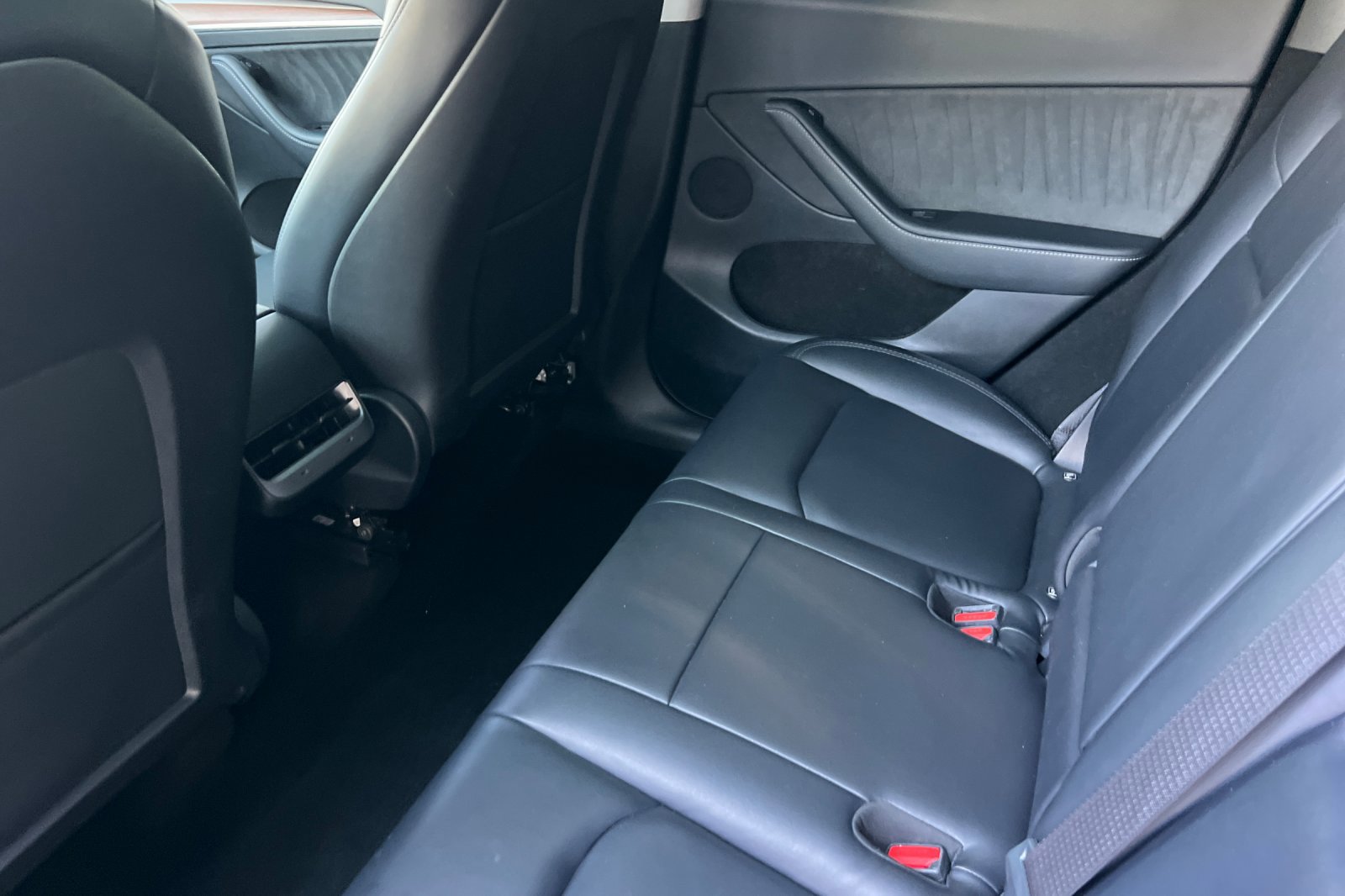 2024 Tesla Model Y photo 11