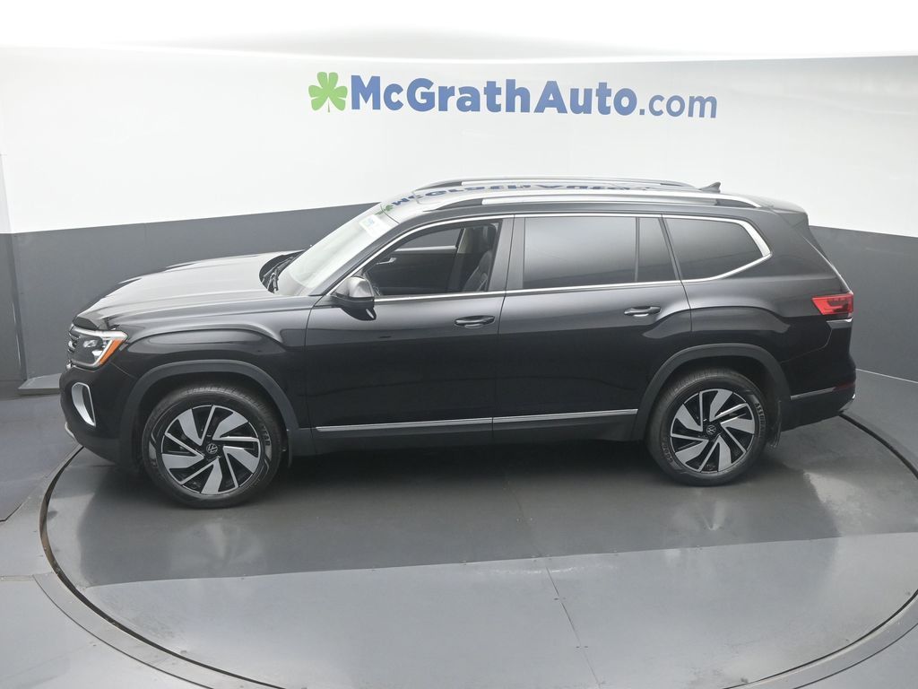 2024 Volkswagen Atlas SEL photo 18
