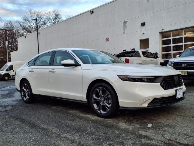 2023 Honda Accord EX's photo